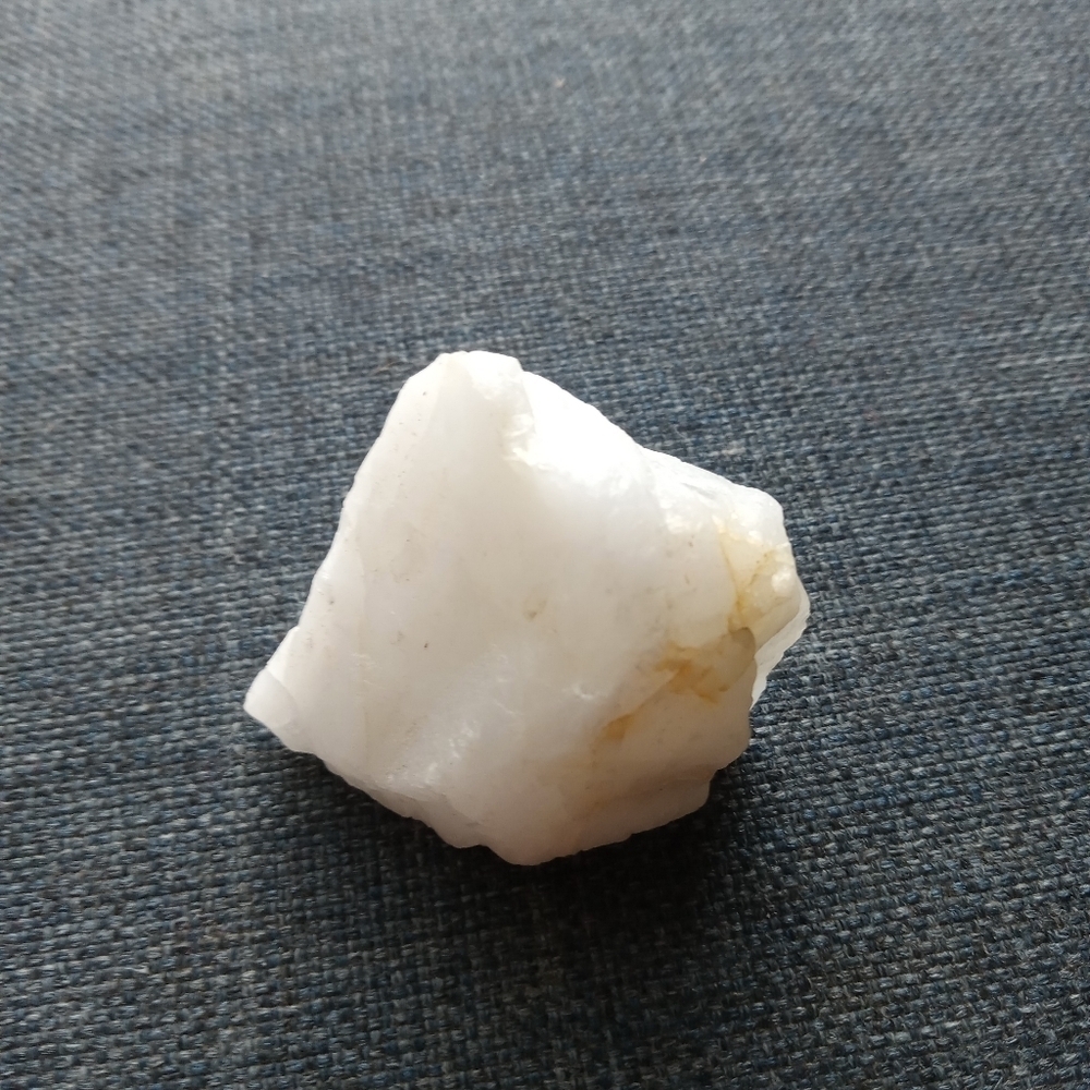 Raw milky quartz - Picture 4 of 7